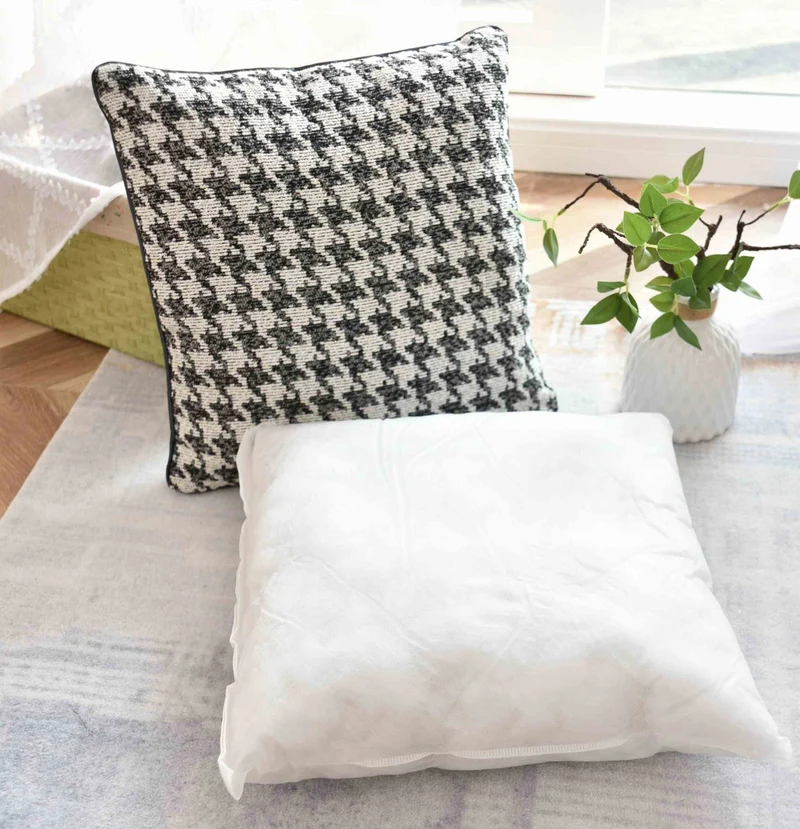 Kissen LxB 40x40 cm Creme Schwarz »PARIS« mit Füllung Ausgefallenes Hahnentritt-Muster schwarzes Paspelband 2023320K