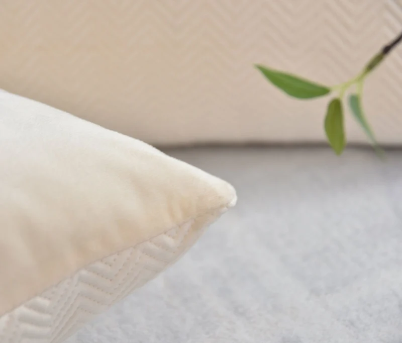 Kissen Dekokissen Jacquard »GRETA« mit Fischgrät-Design pflegeleicht Reißverschluss weiche 320g Füllung - Vielfältige Farbauswahl 2023510