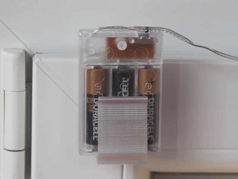 Fensterhaken mit Batteriehalter 10–27 mm für AA-Batteriefächer