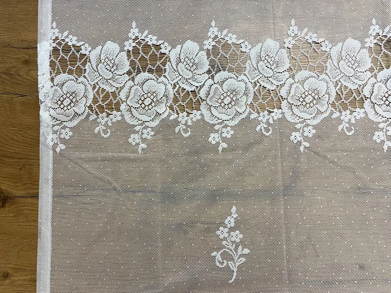 Fertiggardine Verona mit Universalband weiß Jacquard Blume versch. Größen