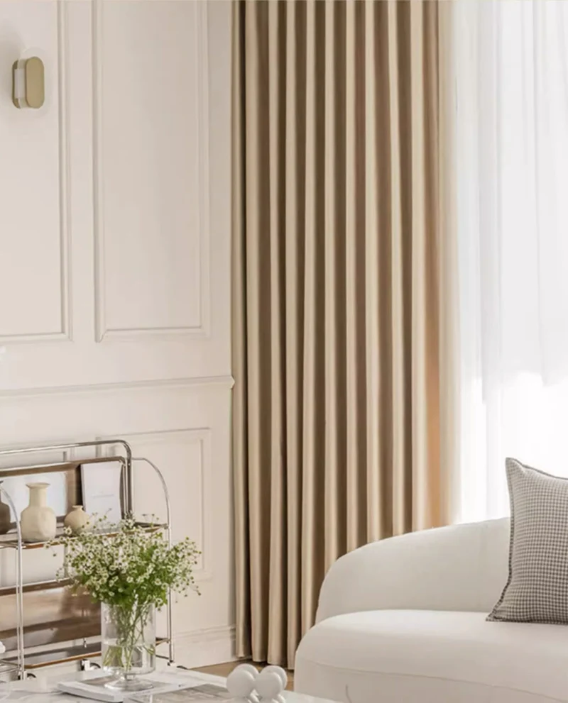 Silk Curtains – Smooth Draping, Easy Maintenance