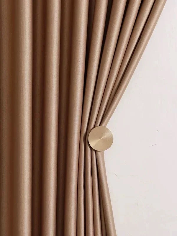 Silk Curtains – Smooth Draping, Easy Maintenance