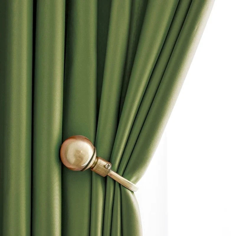 Silk Curtains – Smooth Draping, Easy Maintenance