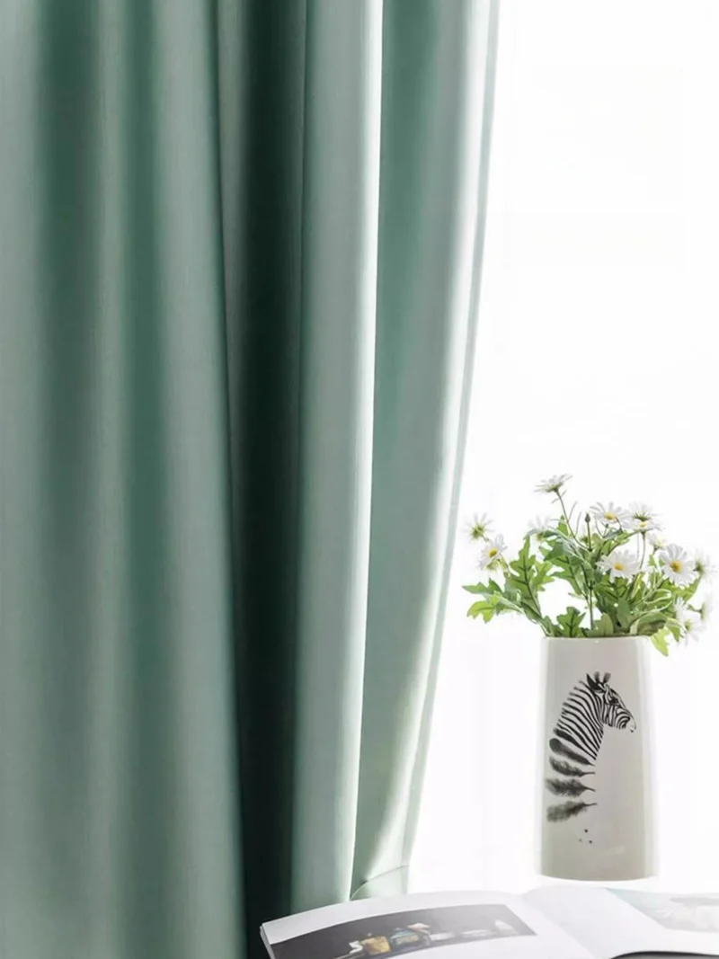 Silk Curtains – Smooth Draping, Easy Maintenance