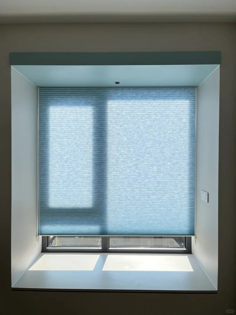 Cordless 1 1/2" Double Cell Honeycomb Blinds with Mulberry Silk Finish