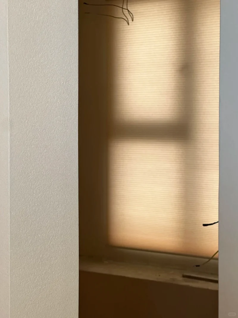 Cordless 1 1/2" Double Cell Honeycomb Blinds with Mulberry Silk Finish