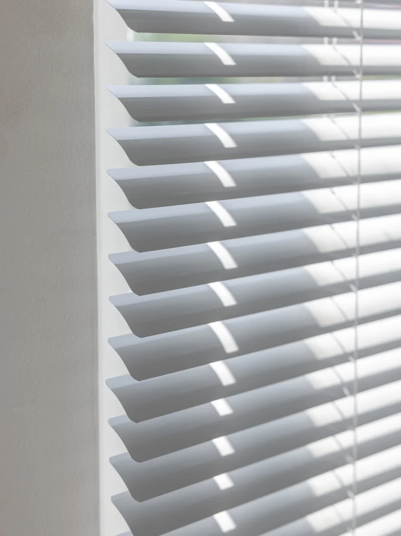 No Drill Cordless Vinyl Blinds – Durable Aluminum, Water & Oil Resistant, Ideal for Mini Windows