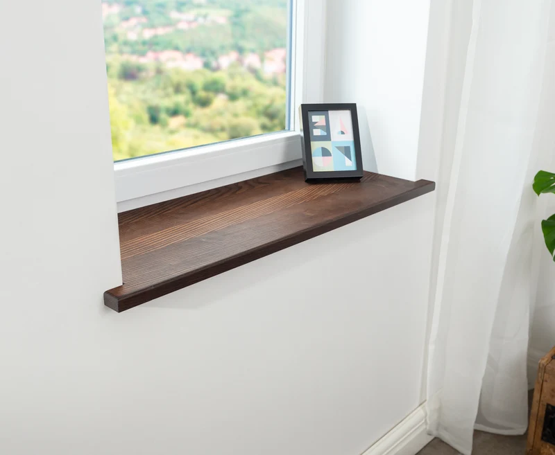 Fensterbank Braun
