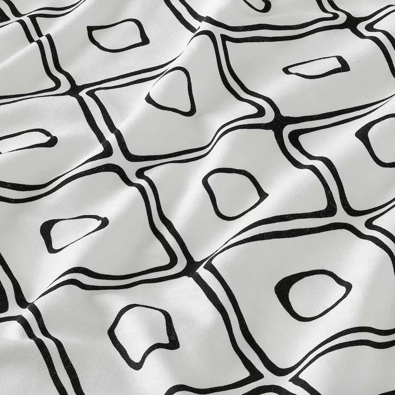 Curtains white/diamond pattern black
