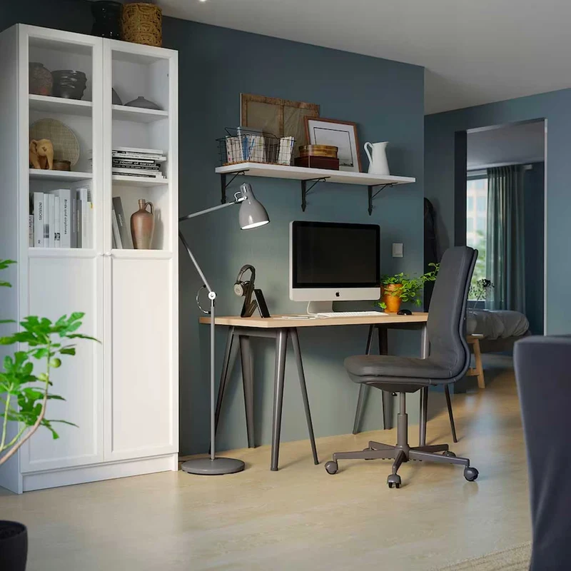 Anfallare naerspel desk bamboo