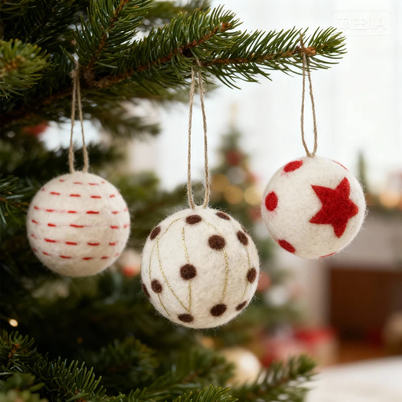 Salcar Weihnachtskugeln 6er Set – Handgefertigte Wollfilz-Kugeln 6 cm mit Juteseil, 3 Designs, Weihnachtsbaumschmuck & Festliche Deko