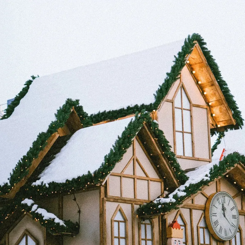 Salcar Weihnachtsgirlande künstlich Grün PVC – 3m/5m/10m, Realistische Tannengirlande für Innen & Außen, Dekoration für Tür, Kamin & Weihnachtsbaum