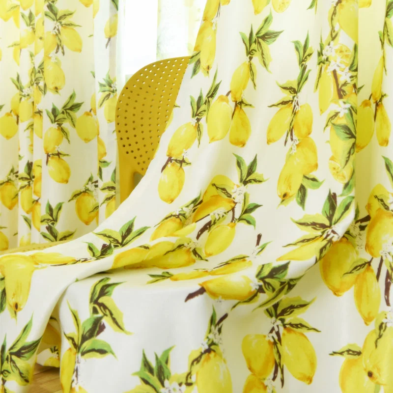 Zitronengelber transparenter Vorhang