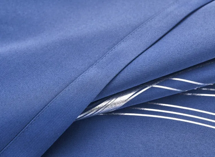 Trendiger marineblauer Vorhang