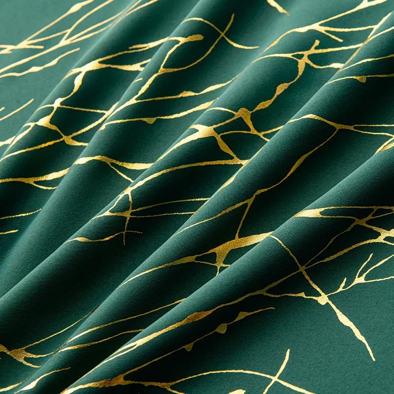 Grüner und goldener Vorhang