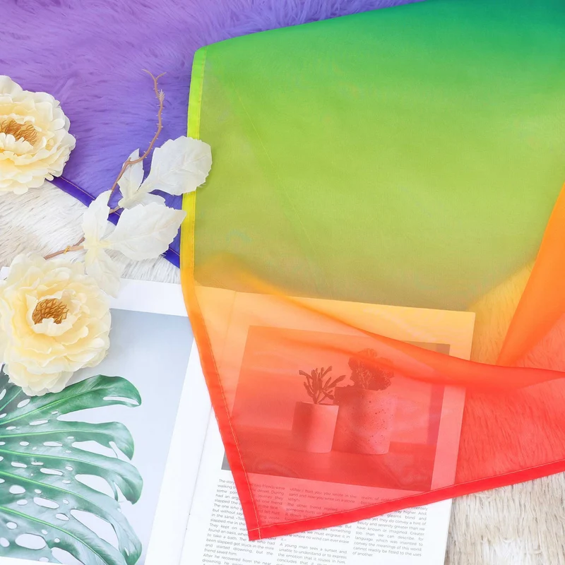 Voilevorhang in Regenbogenfarben