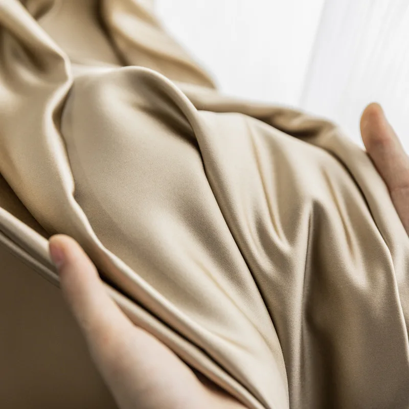 Thermo-Vorhang in Goldbeige