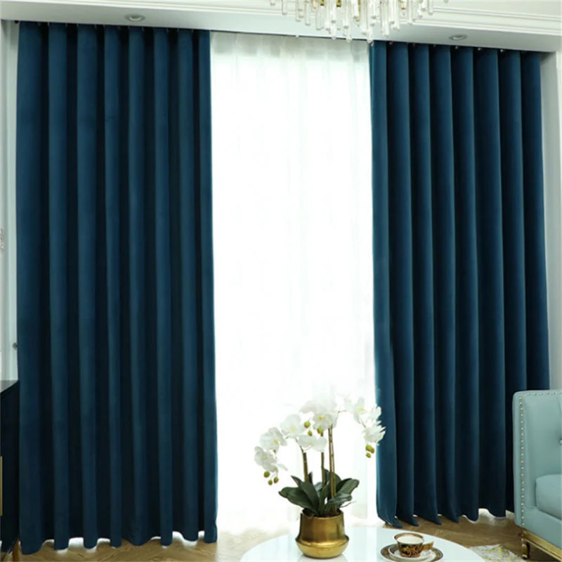 Entenblauer Samtvorhang