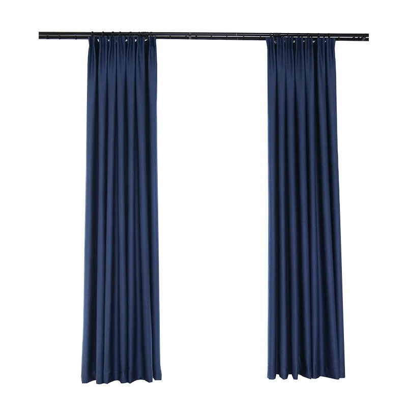 Marineblaue Vorhänge