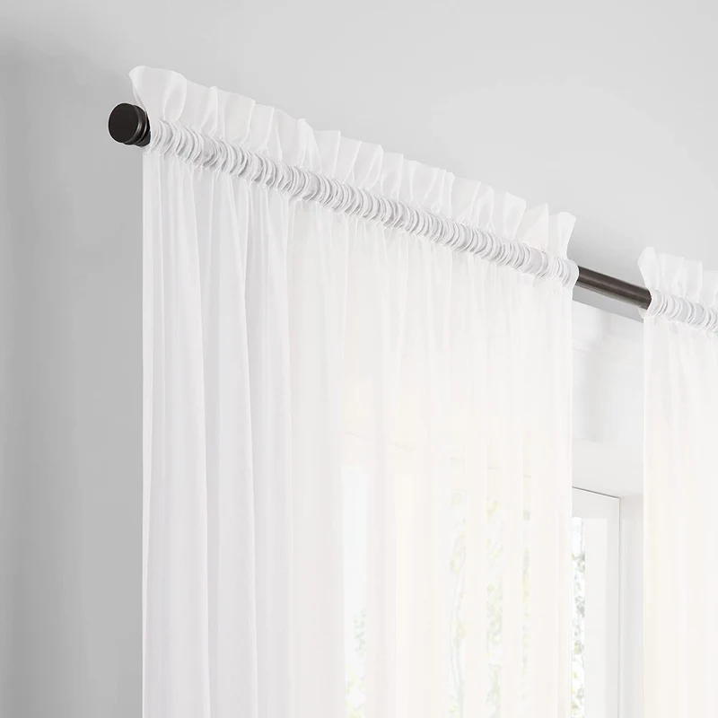Weißer, transparenter Vorhang