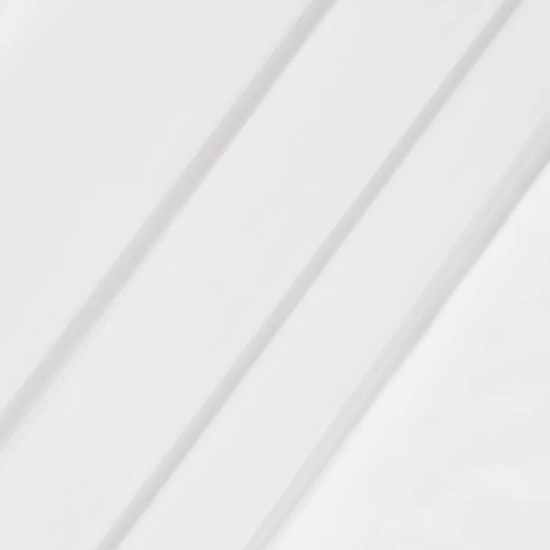 Weißer, transparenter Vorhang