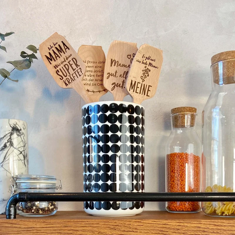 mixcover Holz-Spatel für Thermomix TM6 TM5 TM31 Drehkellenspatel mit Gravur - Stil: Mama gut. Alles gut.