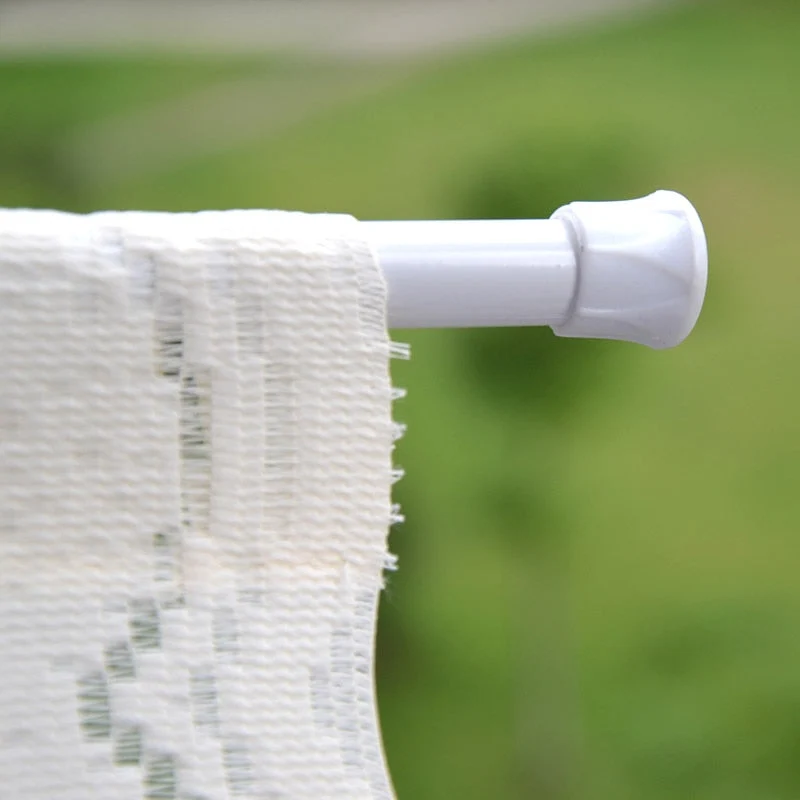 Ausziehbare Gardinenstange ohne Bohren (30–90 cm).