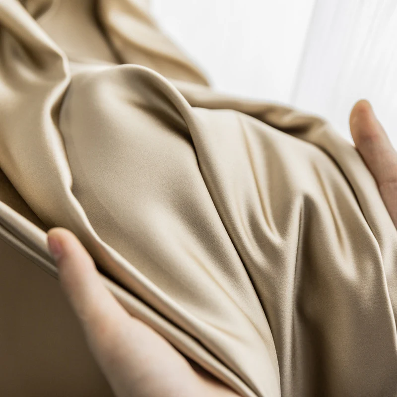 Goldener Beige Verdunkelungsvorhang