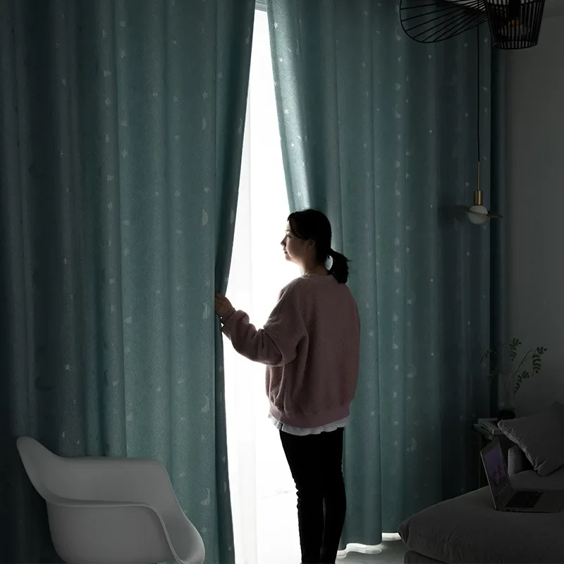 Cyan-Vorhang mit silbernen Mustern