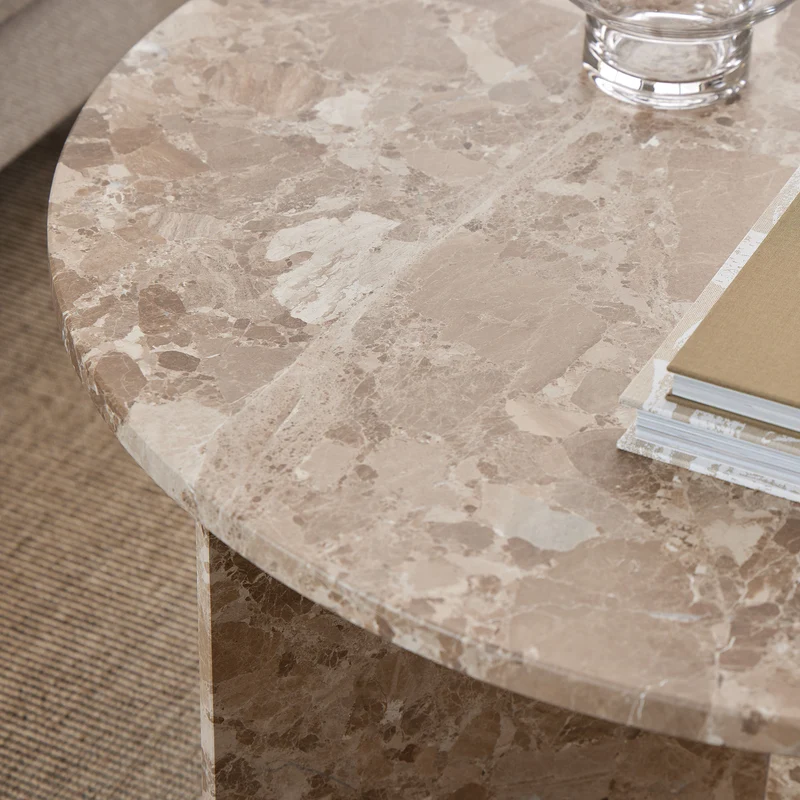 Runder Couchtisch mit einem Durchmesser von 90 cm im eleganten Stil | Plaris