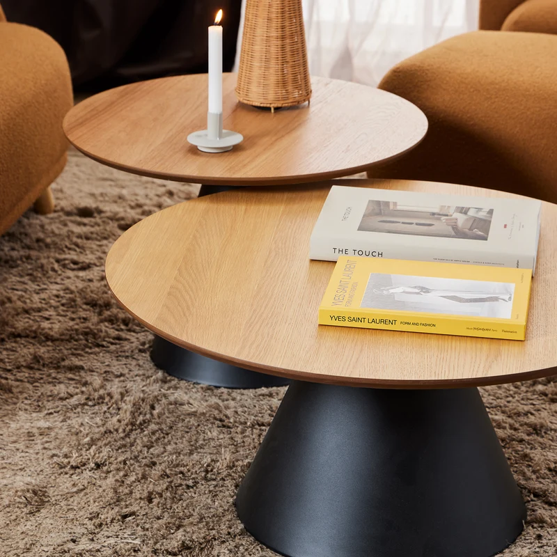 Runder Couchtisch mit einem Durchmesser von 85 cm im Soft-Loft-Stil | Talin