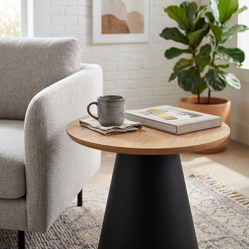 Runder Couchtisch mit einem Durchmesser von 45 cm im Soft-Loft-Stil | Talin