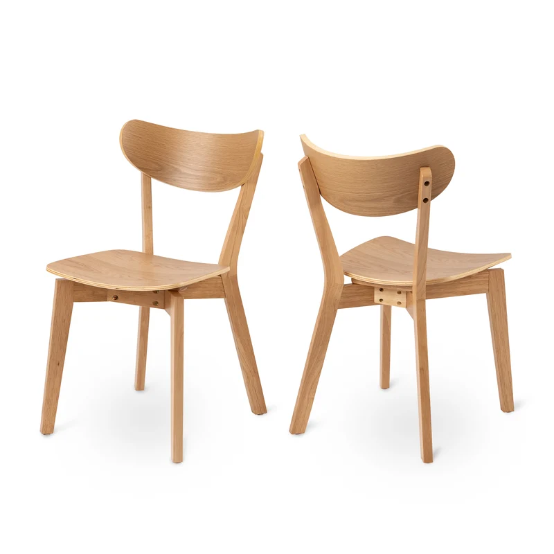 Set aus zwei Holzstühlen im skandinavischen Stil | Krel