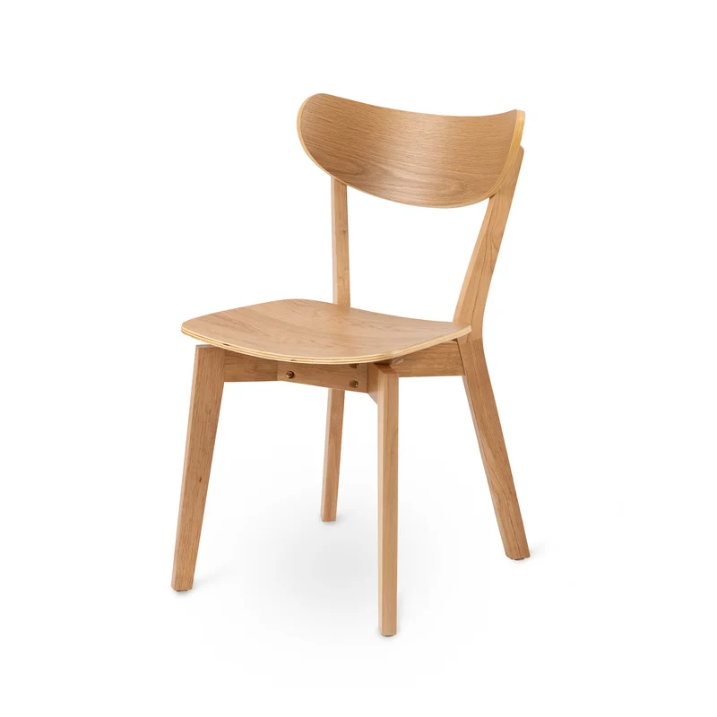 Set aus zwei Holzstühlen im skandinavischen Stil | Krel