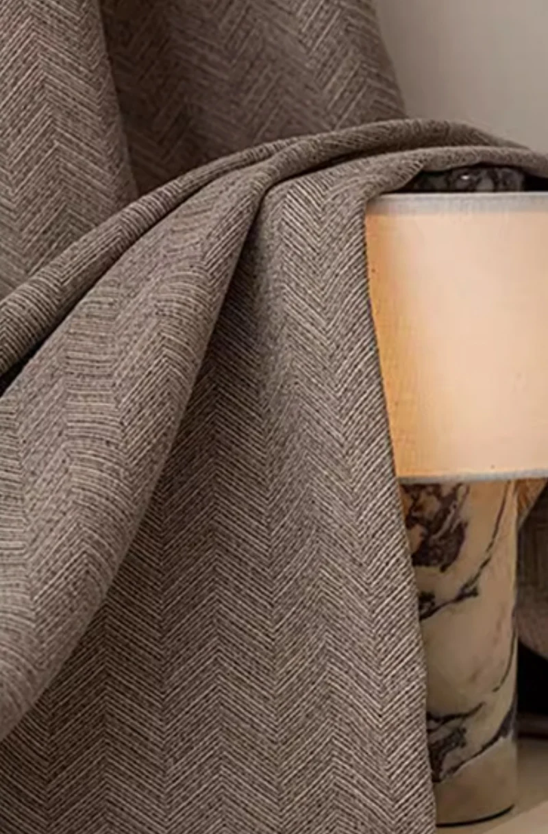 Rideau occultant gris taupe chenille chevrons herringbone salon