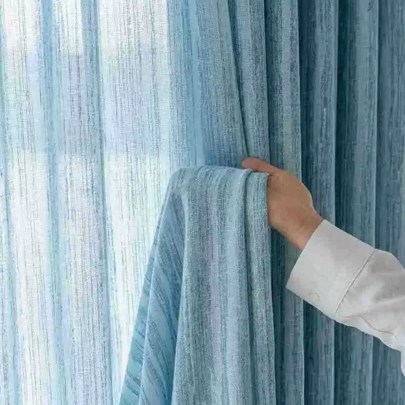 Himmelblauer Farbvorhang