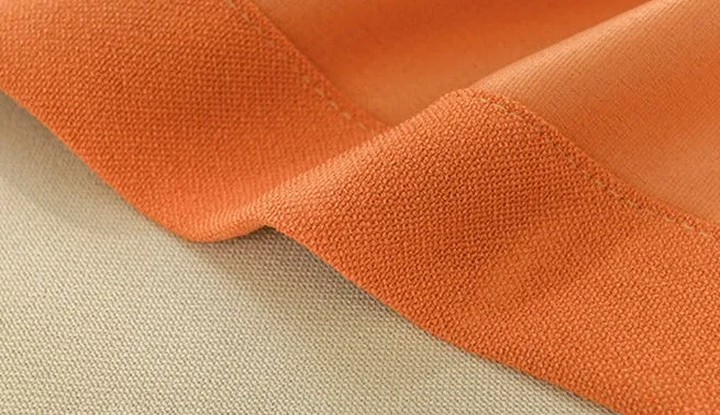 Orangefarbener Vorhang für modernes Wohnzimmer