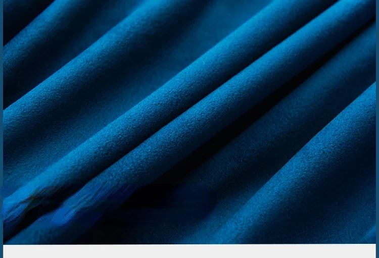 Weicher mitternachtsblauer Vorhang