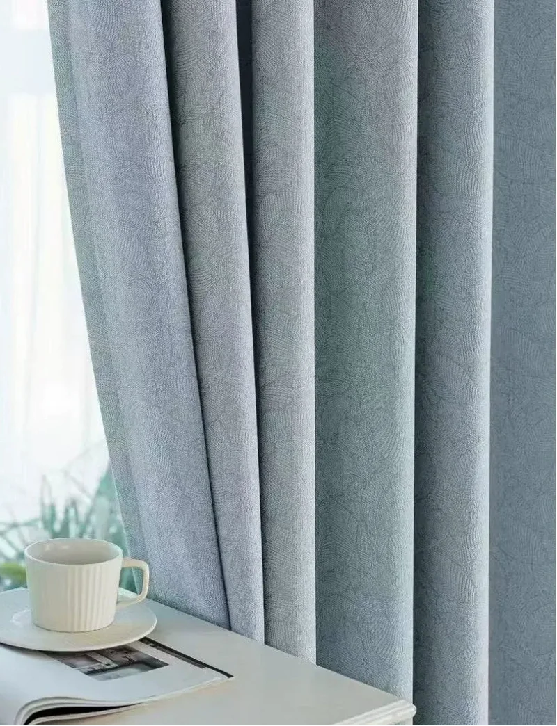 Eleganter moderner blauer Vorhang