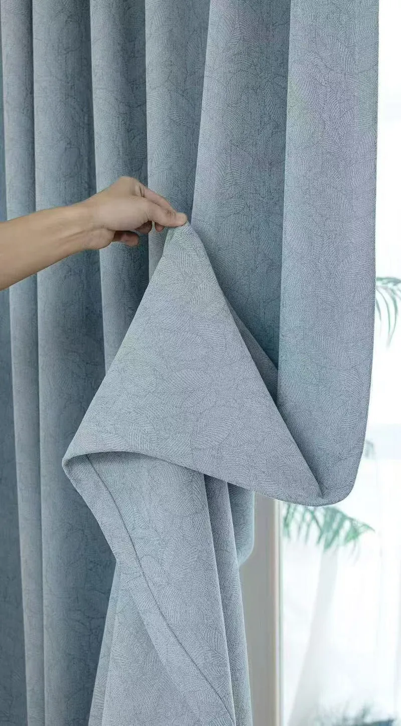 Eleganter moderner blauer Vorhang