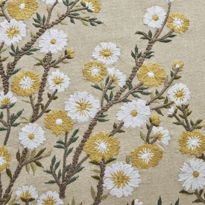 Ruth Kissen mit Blumenstickerei 50x50