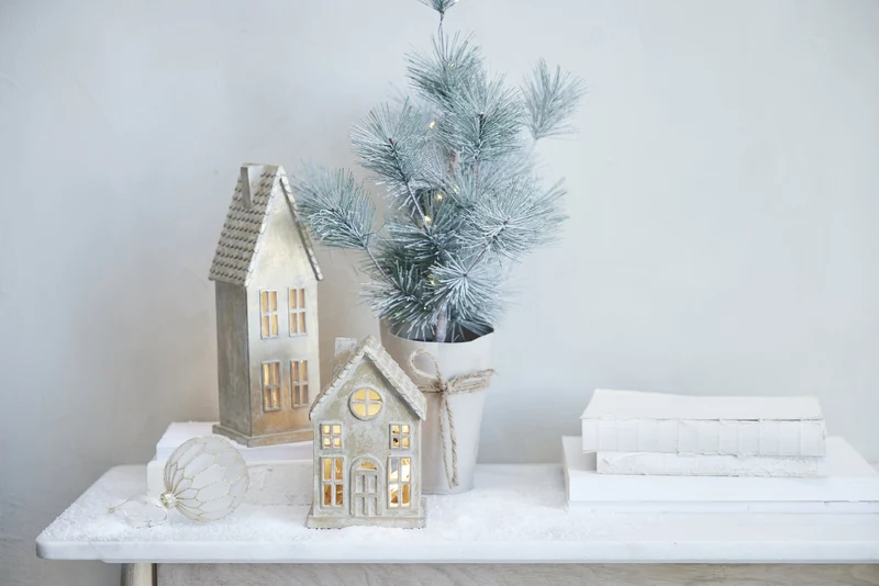 Norille Weihnachtskugel H8 cm. braun