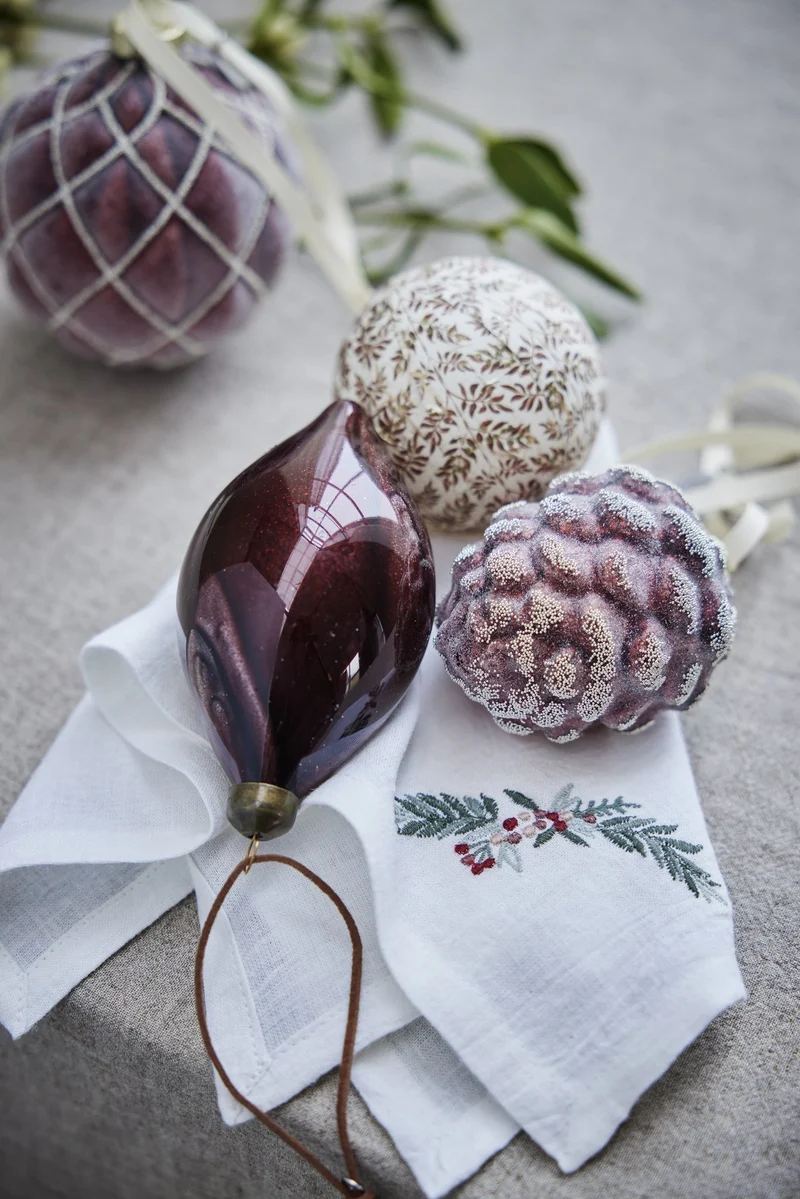 Nosille Weihnachtskugel H12 cm. rot