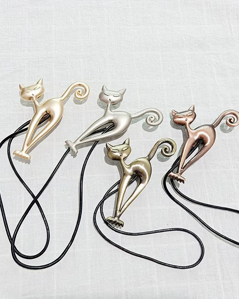 Cat Magnetic Curtain TieBack