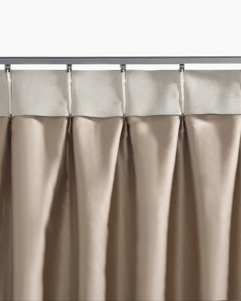 Heavy Duty Metal Curtain Track with Magnetic Closing