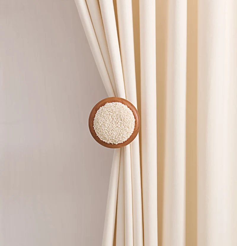 Lambswool Yarn Wooden Curtain Wall Hook