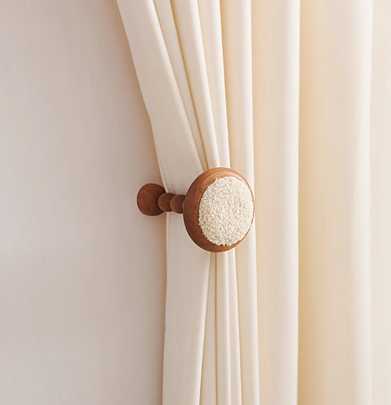Lambswool Yarn Wooden Curtain Wall Hook