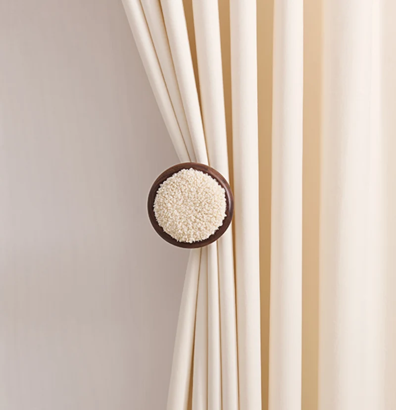 Lambswool Yarn Wooden Curtain Wall Hook