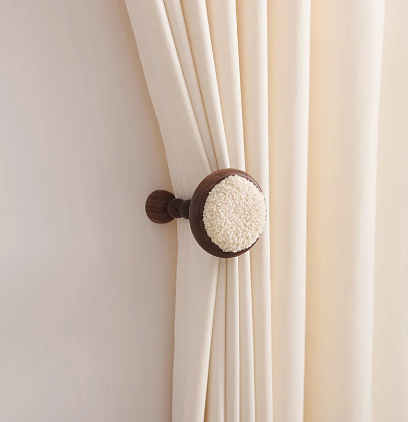 Lambswool Yarn Wooden Curtain Wall Hook
