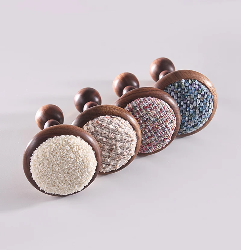 Lambswool Yarn Wooden Curtain Wall Hook